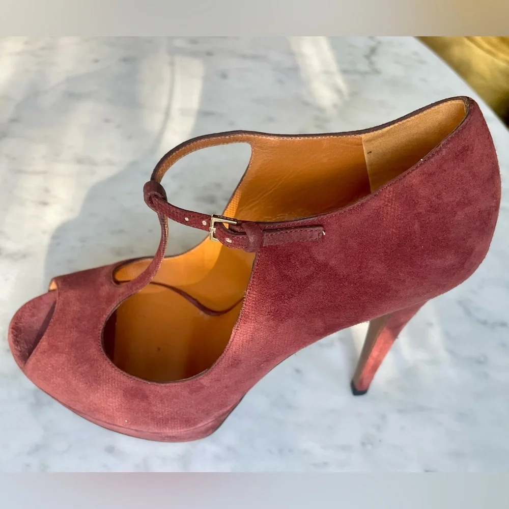 Gucci Suede peep toe heels, T-Strap, buckles, maroon, 37, EUC - Picture 4 of 15